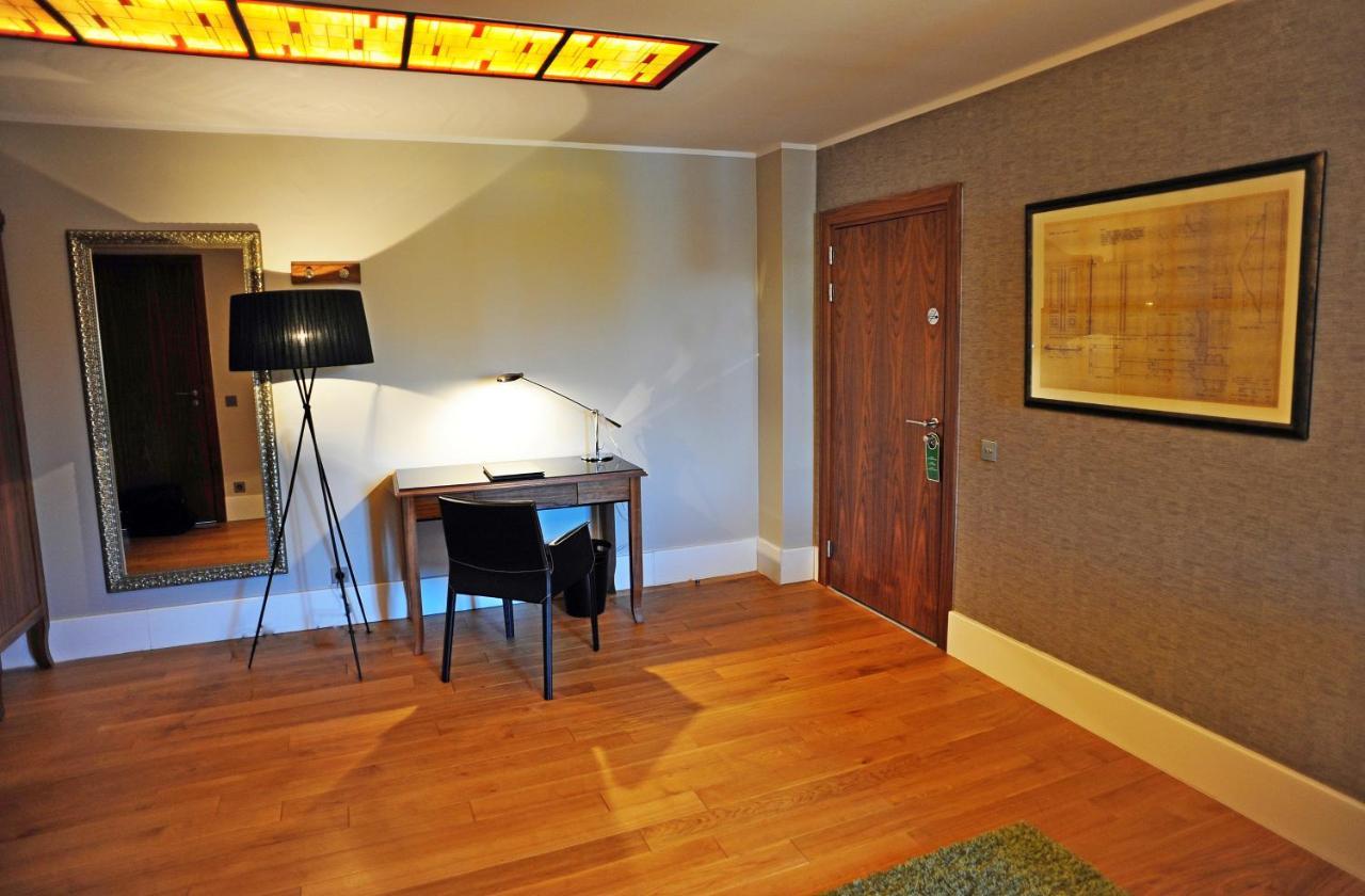 Hotel Zamek ルブリニェツ エクステリア 写真