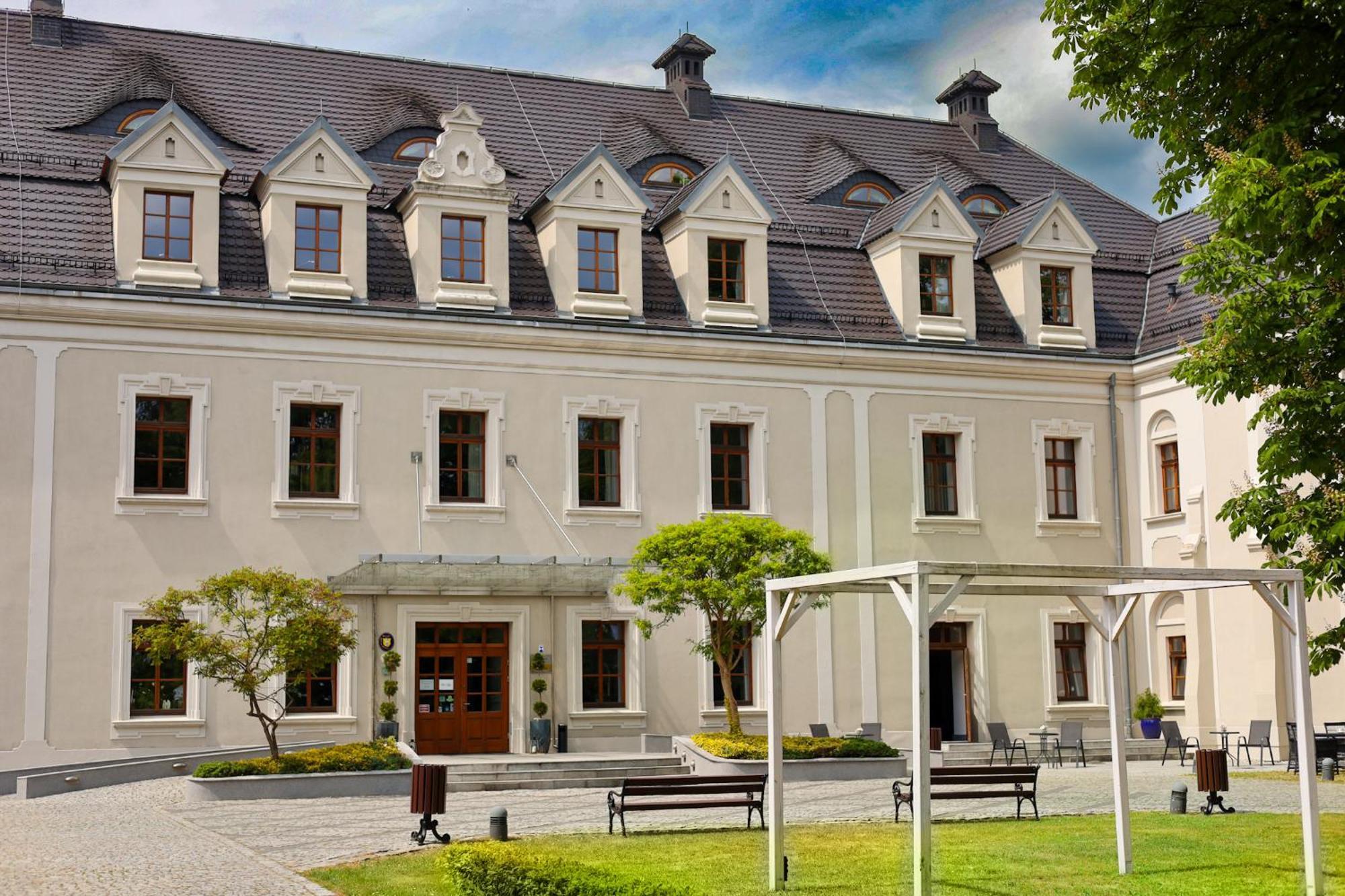 Hotel Zamek ルブリニェツ エクステリア 写真